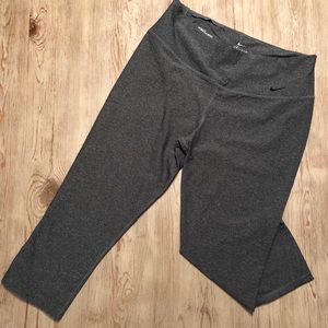 Nike mid-waist atheletic capris